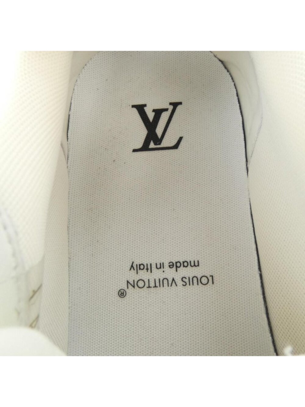 Louis Vuitton Sneakers White - Picture 6 of 6